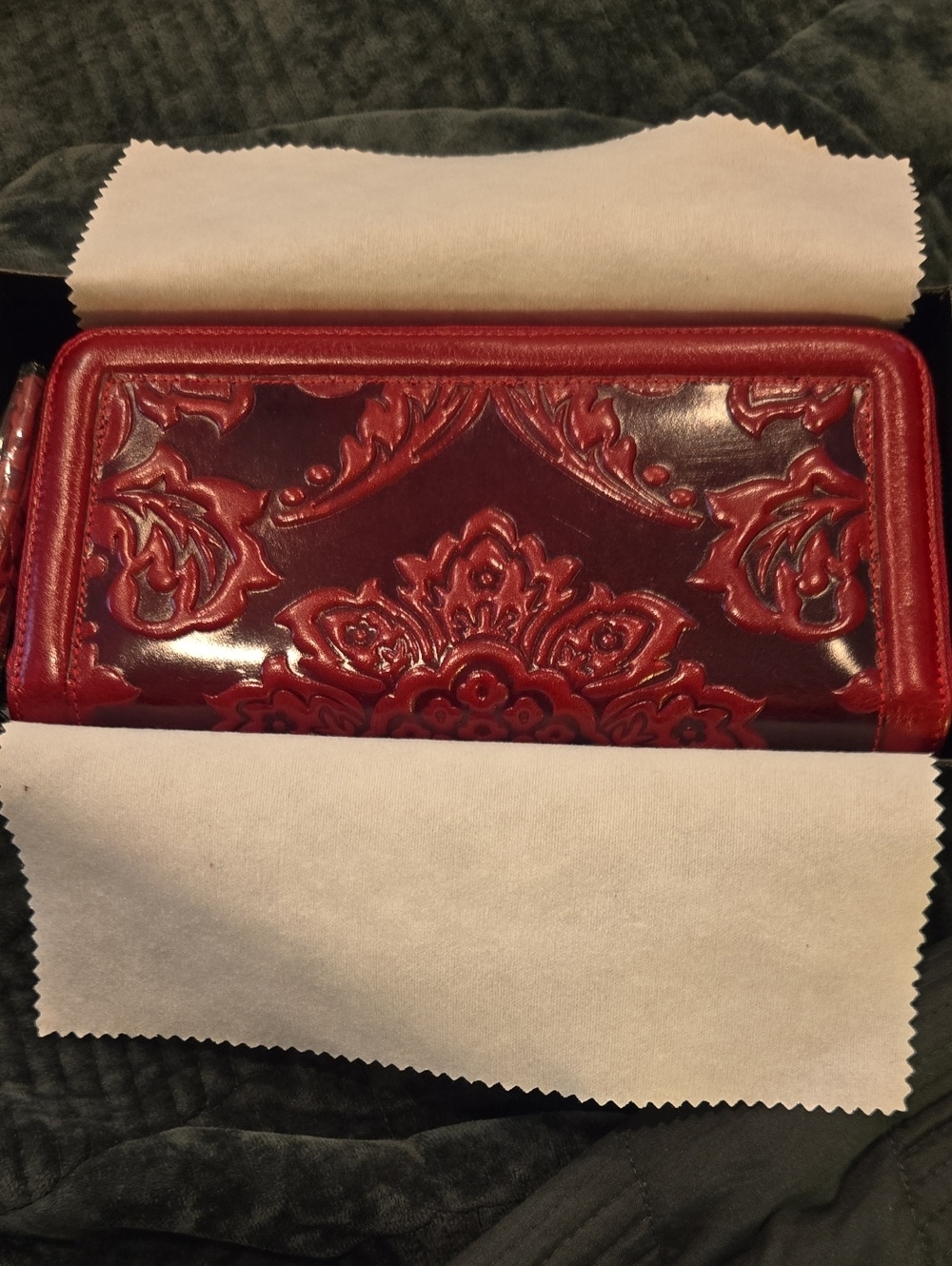 🌹Pijushi Red Embossed Leather Women's Wallet 👋Mmhmm💝 NWT